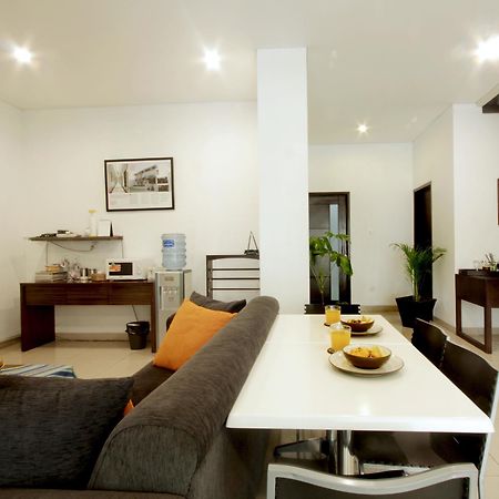 Omah Dasar Hotel Jakarta Exterior photo